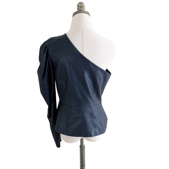 NWT BCBGMaxAzria Black Faux Leather Asymmetric Top Women's Size M One Shoulder - Picture 5 of 12